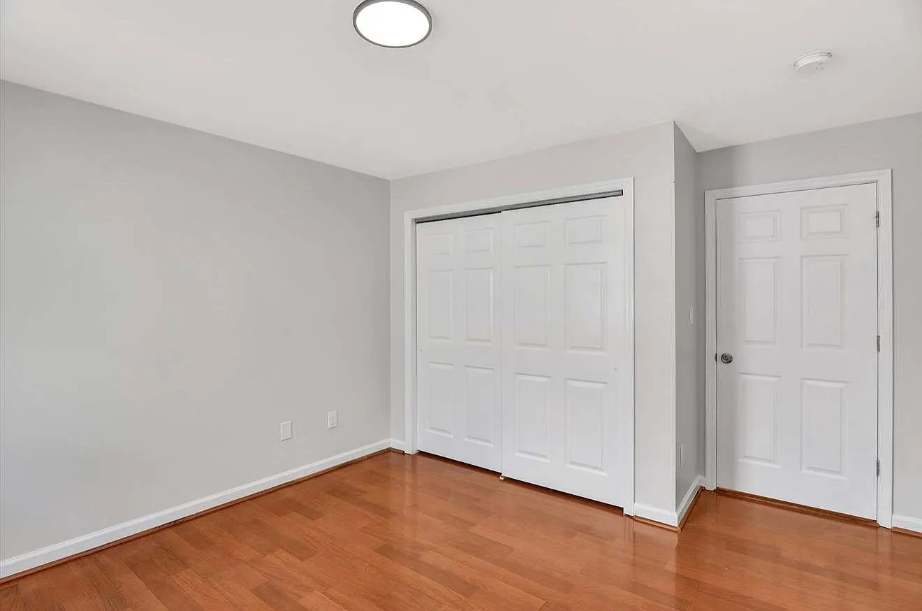 5 bed, $3,600 — Photo 2