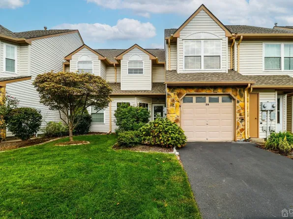 314 Pegasus Rd #134, Piscataway, NJ 08854