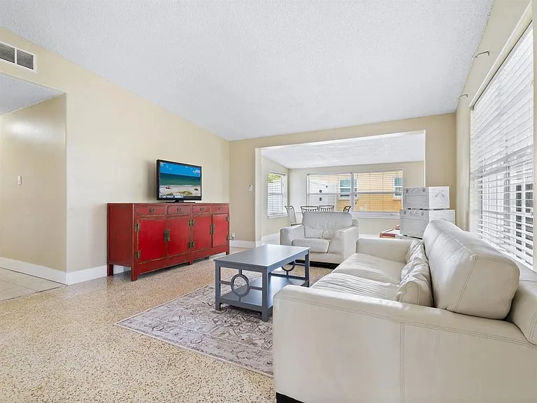 3115 Bay Dr — Photo 13