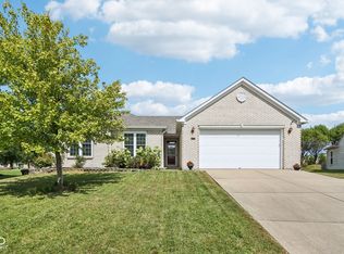 4027 S Stonebridge Ct, New Palestine, IN 46163