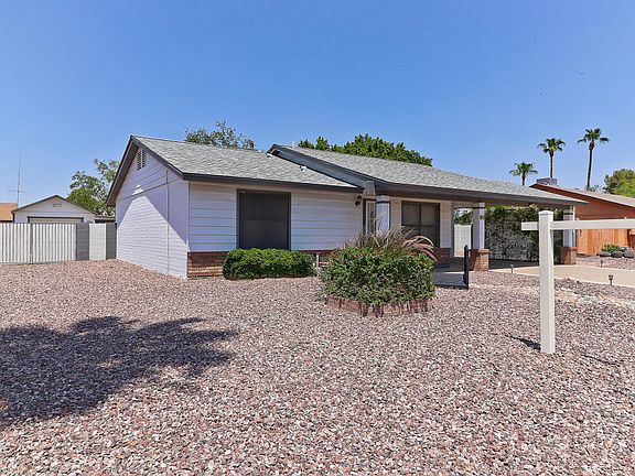 3rd image of 2916 W Meadow Dr