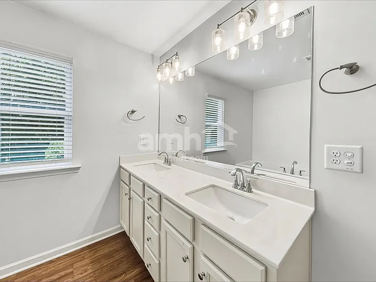 516 Woodall Rd — Photo 11