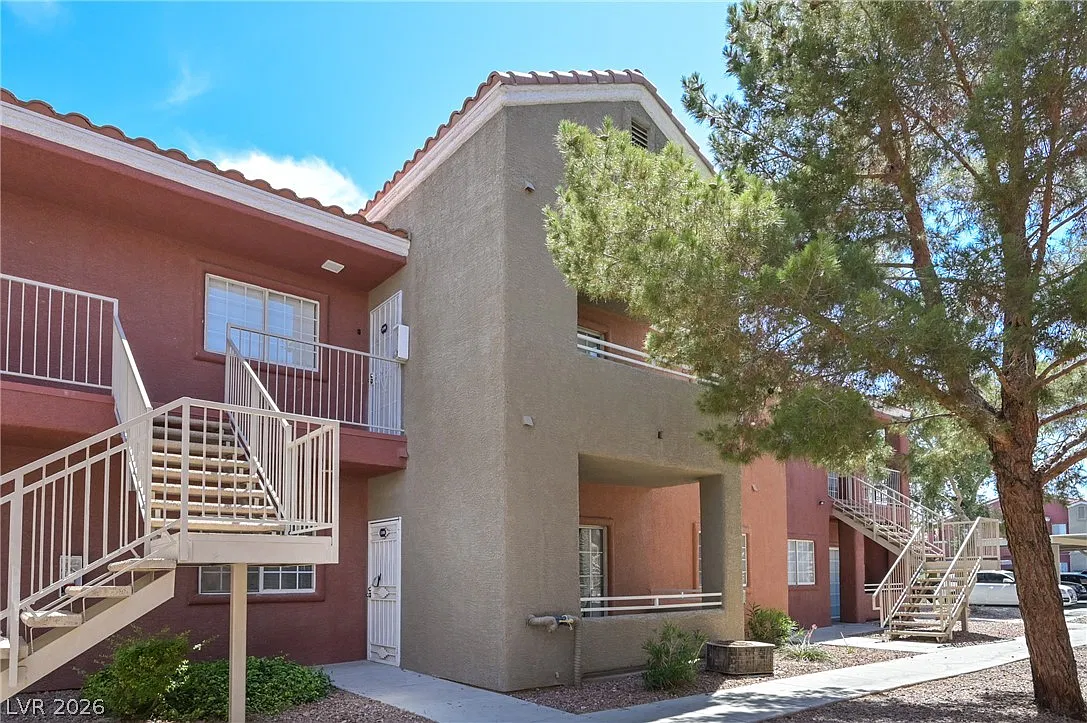 2 bed, 2.0 bath, 974 sqft, $1,000 — Photo 1
