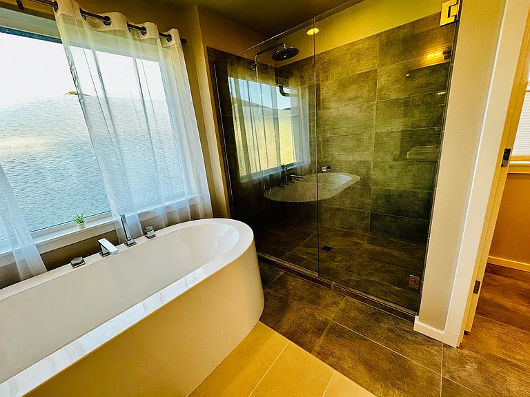 2nd floor - Master Bath