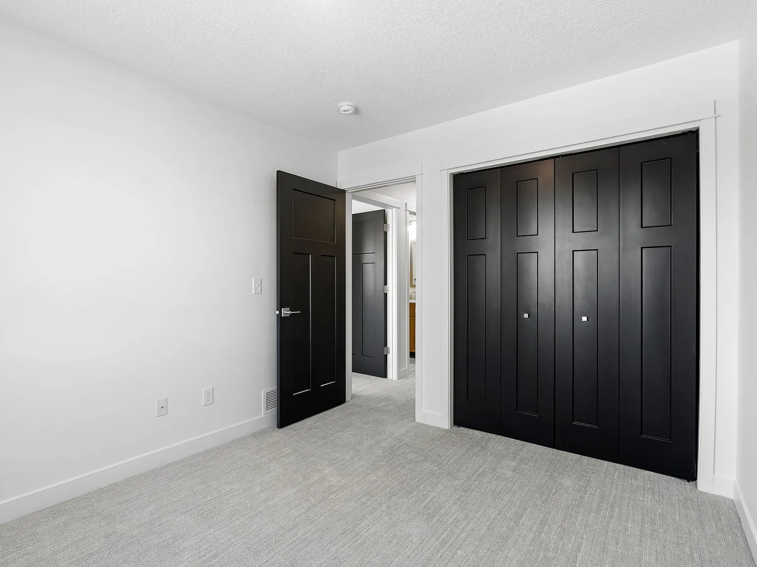 2 bed, 2.5 bath, 1306 sqft, $1,995 — Photo 3