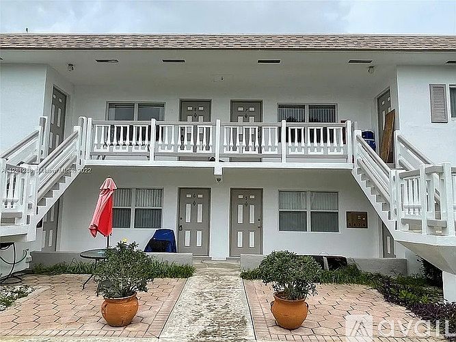 1st image of 5207 SW 91st Ave #5