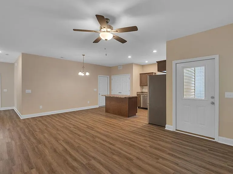 148 Broadleaf Dr — Photo 4