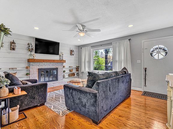 4th image of 2747 Brogan Cir
