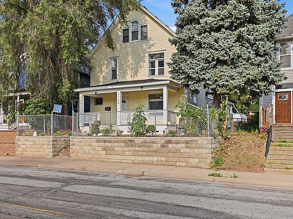 3rd image of 1135 Washington St NE