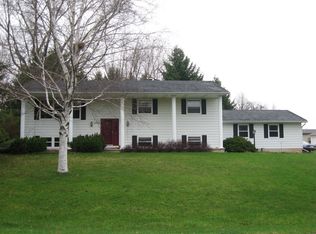 3976 Sunnyvale Dr, De Forest, WI 53532