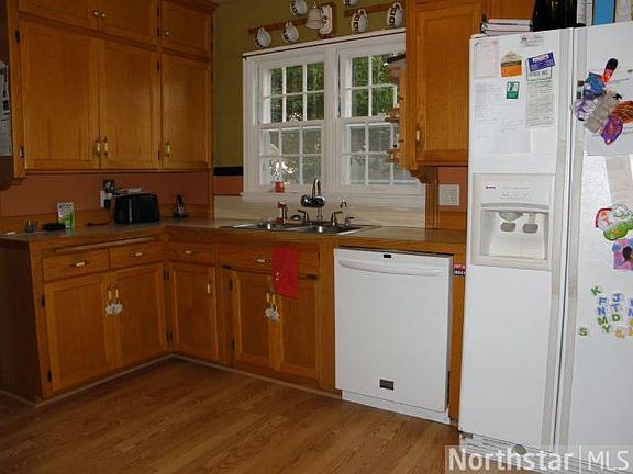 3rd image of 417 1st St SW