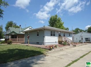 717 Hudson St, Storm Lake, IA 50588
