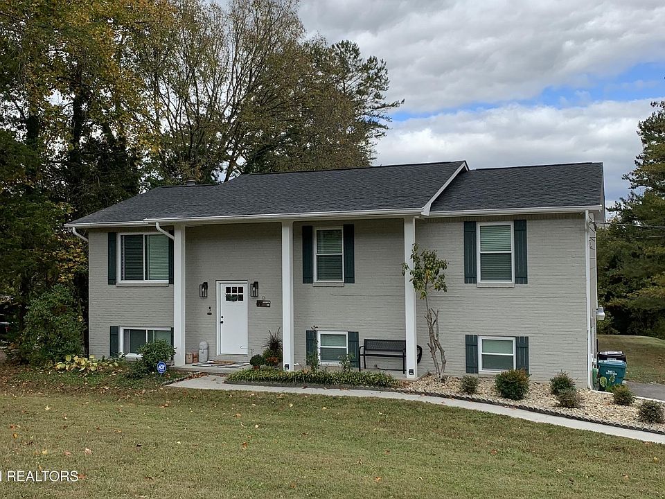 1st image of 6717 Worthington Ln
