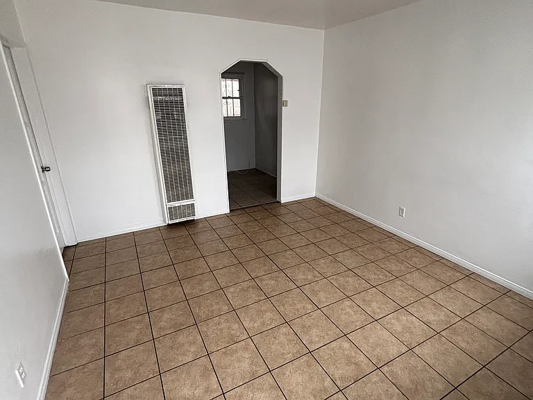 2563 Santa Ana St — Photo 4