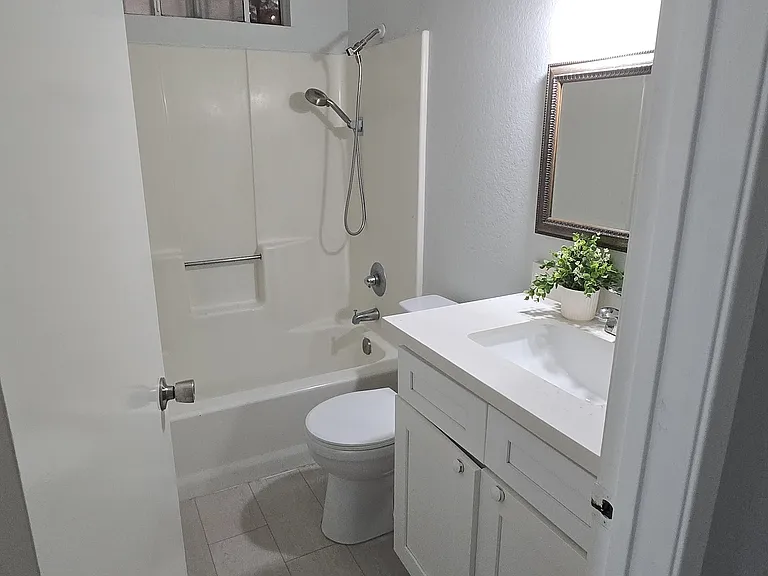 4321 Lennox Blvd — Photo 6