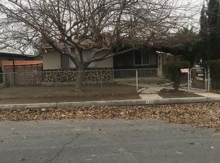 828 R St, Bakersfield, CA 93304