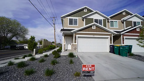 303 N Canterbury Way Photo 1