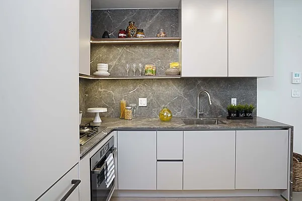 Sold by The InHouse Group | media 5