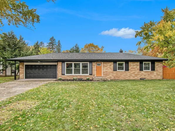 1634 Greenbrier Dr, Elkhart, IN 46514