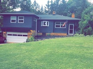 334 E Pioneer Trl, Aurora, OH 44202