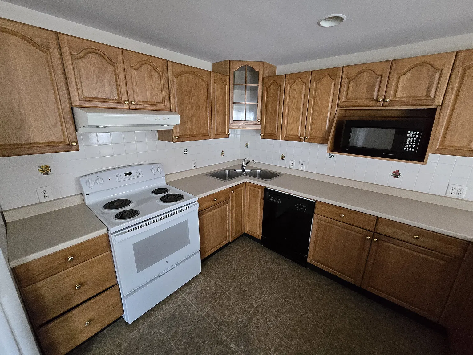 2 bed, $1,750 — Photo 4
