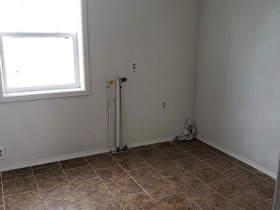 4th image of 1404 Park Ave