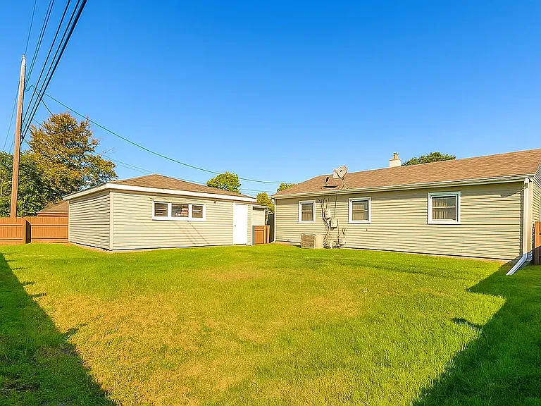 3844 Robinhood Ln — Photo 17