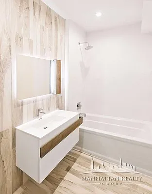 Rented by Manhattan Realty Group | media 6