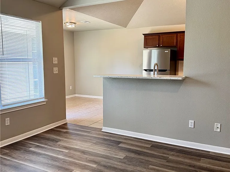 3702 Meadow View Dr — Photo 8