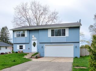 330 N Lindy St, Zeeland, MI 49464