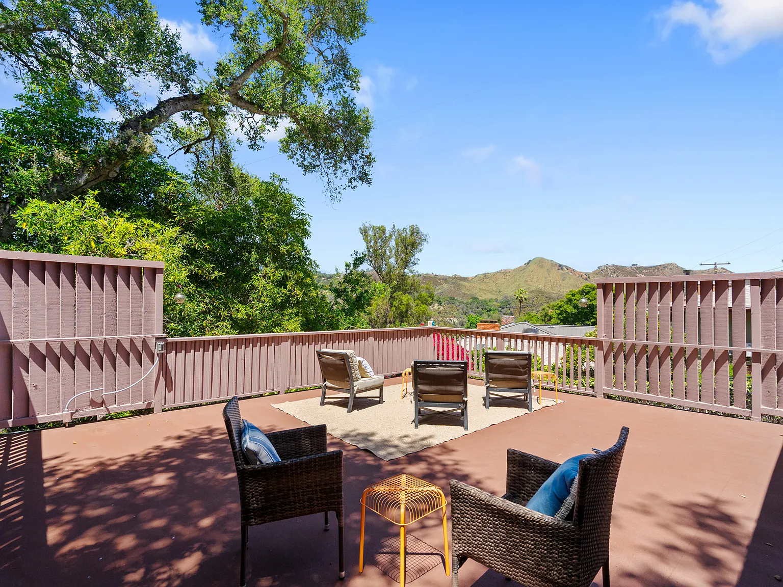 4 bed, 2500 sqft, $7,500 — Photo 1