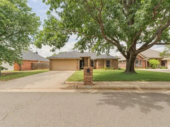 1729 Dena Dr, Edmond, OK 73003