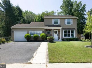 14 Heather Dr, Sicklerville, NJ 08081