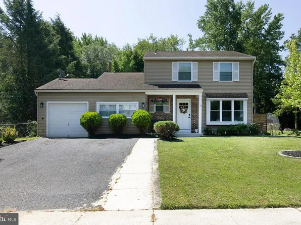 14 Heather Dr, Sicklerville, NJ 08081