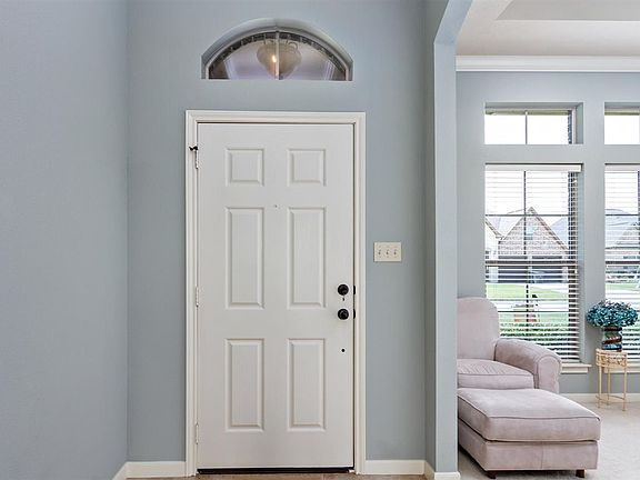 2nd image of 5730 Nicole Ln
