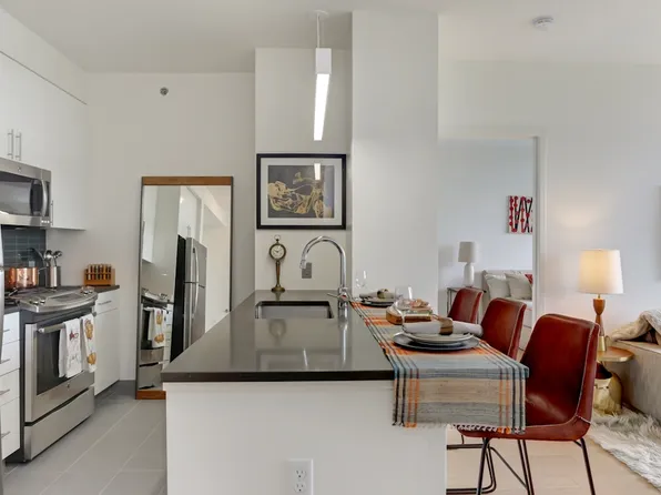 180 Myrtle Avenue image 2 of 17