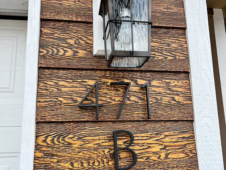471 W Redoubt Ave #B — Photo 1