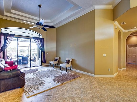 3rd image of 123 Harrington Ct