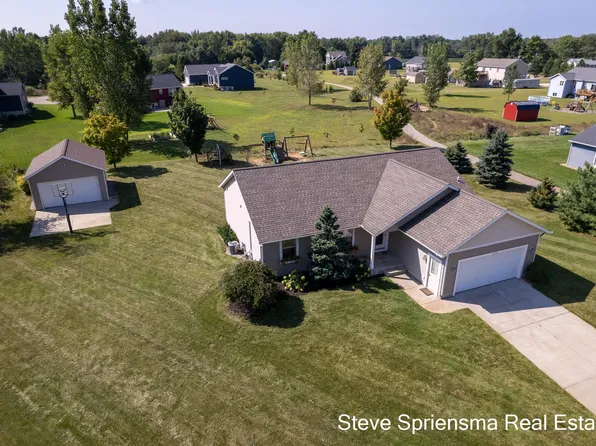 9126 Meadows Pointe Dr, Allendale, MI 49401