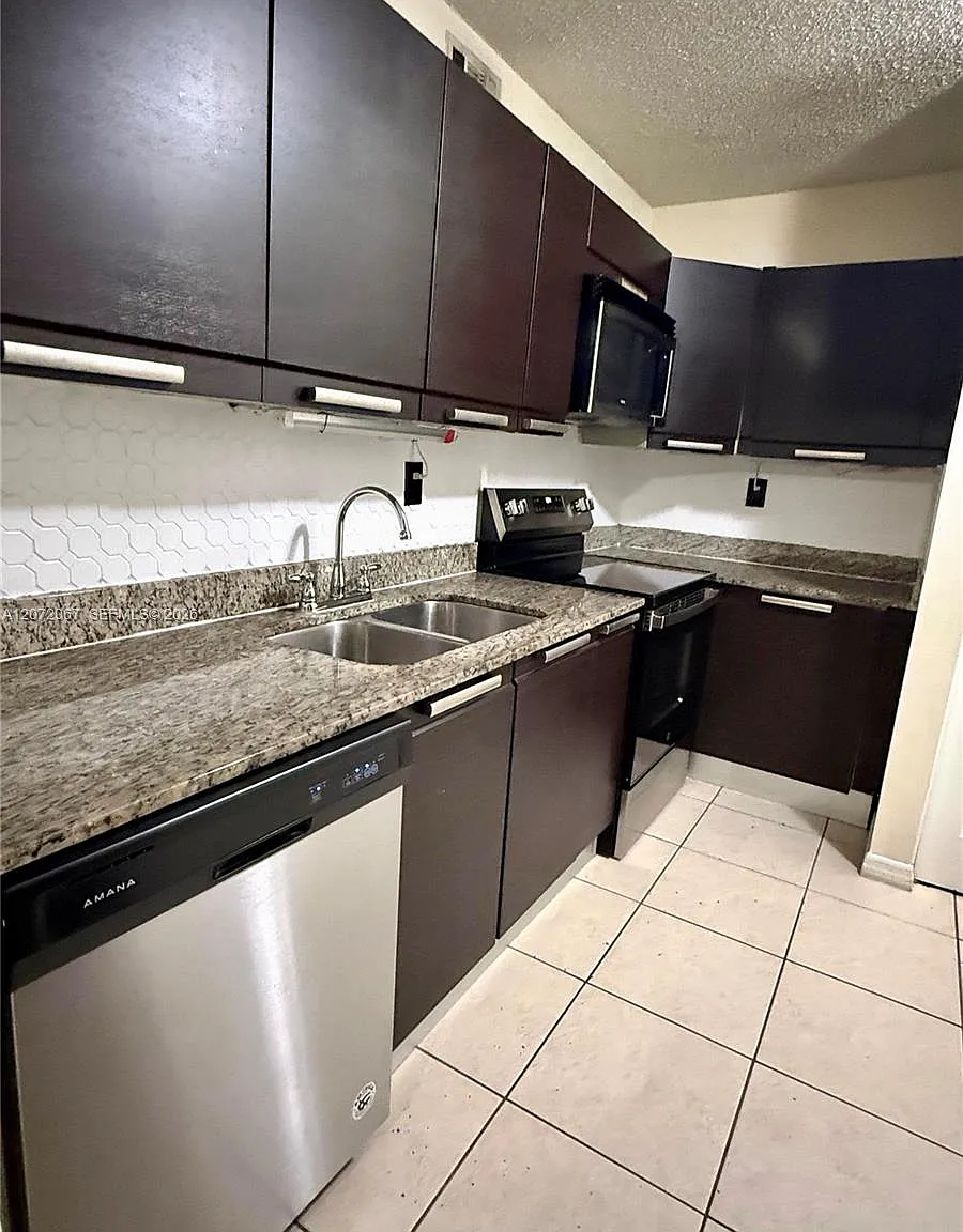 Blue Coral Condo — Photo 2
