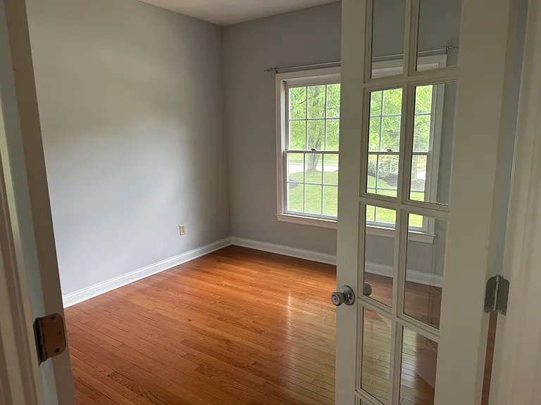 678 Union Dr — Photo 23
