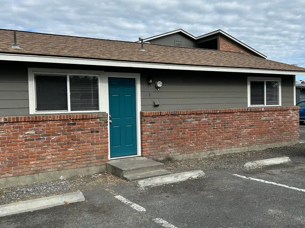 360 SW 9th St #1, Hermiston, OR 97838