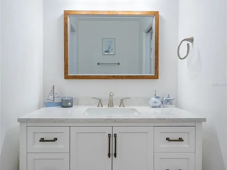 7354 Biltmore Dr — Photo 35