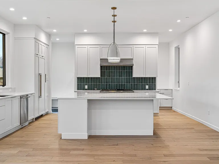 2155 Vine Ave — Photo 7