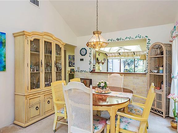4th image of 212 Woodshire Ln #25