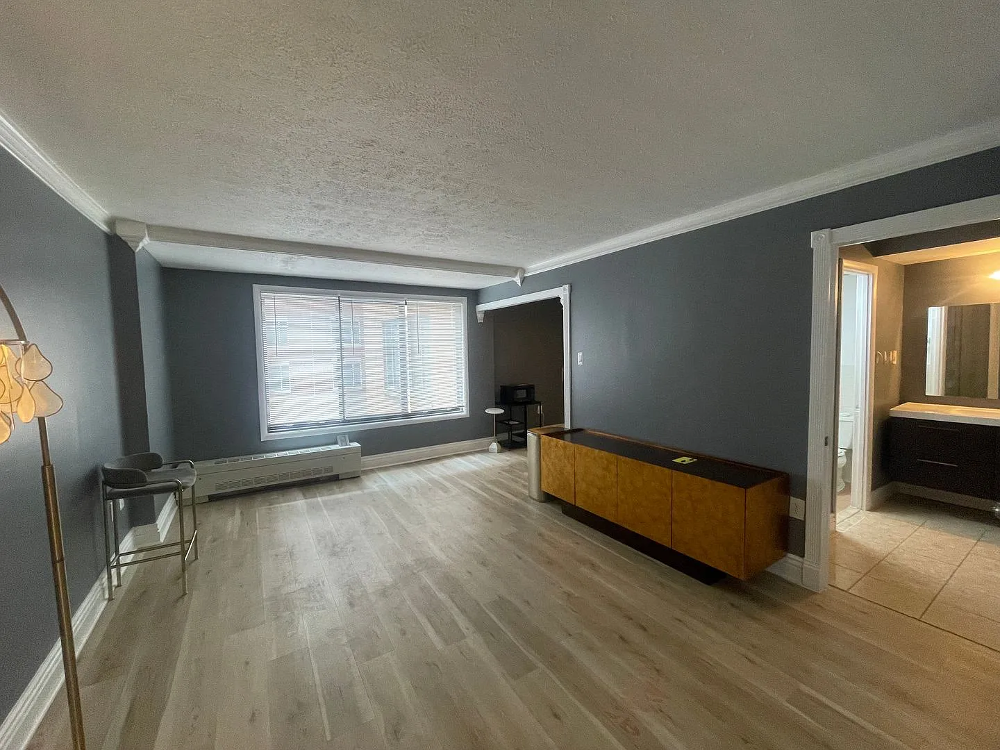 Logan Circle Spacious Efficiency w/Full Bath, All Utilities Included, Pool and 24 Hour Concierge — Photo 3