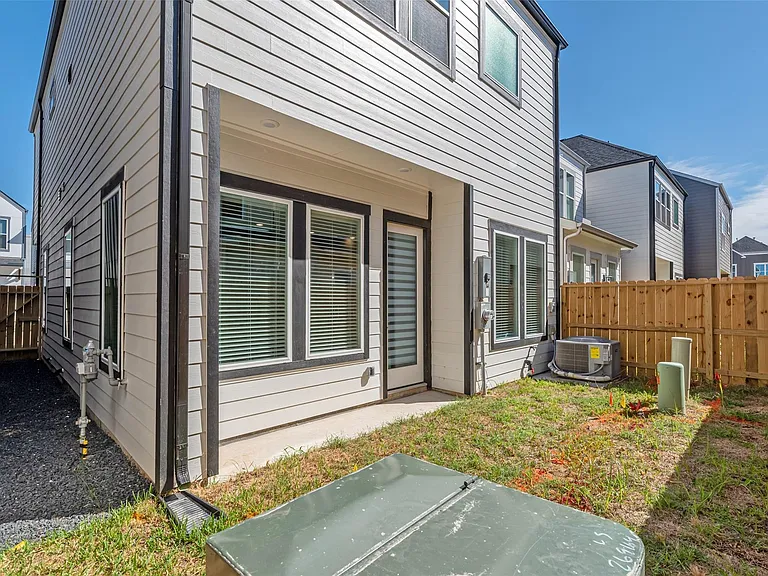 8423 Berry Brush Ln — Photo 29