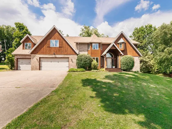 4496 W Tanglewood Rd, Bloomington, IN 47404