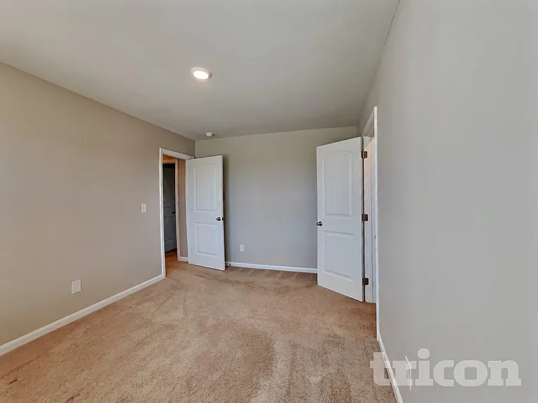 260 Chedworth Dr — Photo 12