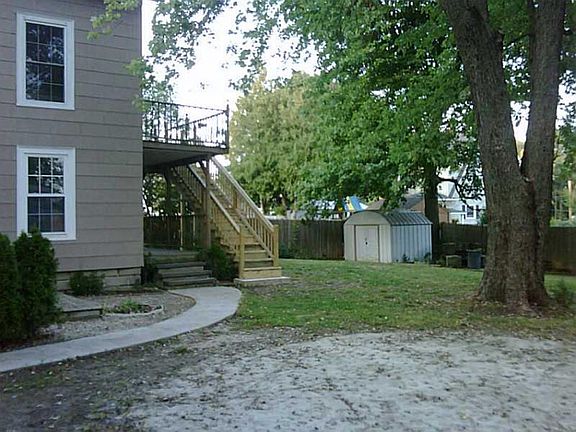 2nd image of 91 Pavilion Ave